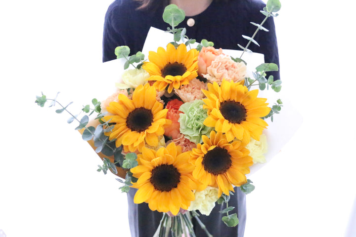 ひまわり入りの花束 8,000円