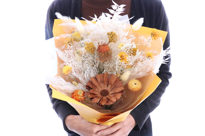 黄色のドライフラワーの花束 Mサイズ　5,000円