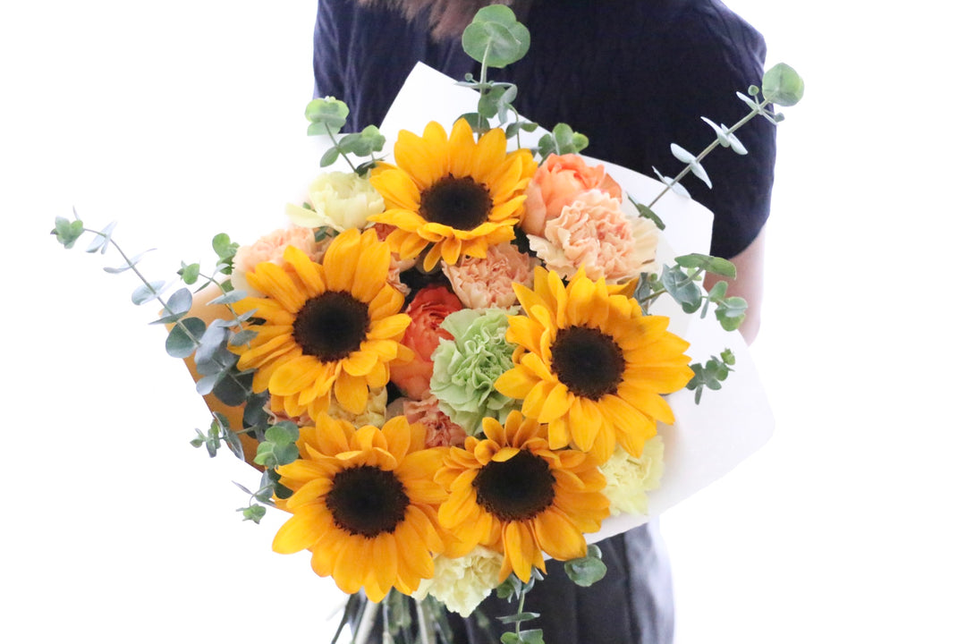 ひまわり入りの花束 8,000円