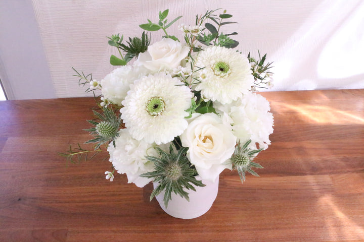 白・グリーンのアレンジメント 6,000円