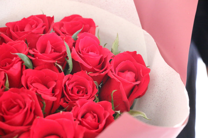 【プロポーズ】12本の赤いバラの花束（ダズンローズ）-私の妻になってください
