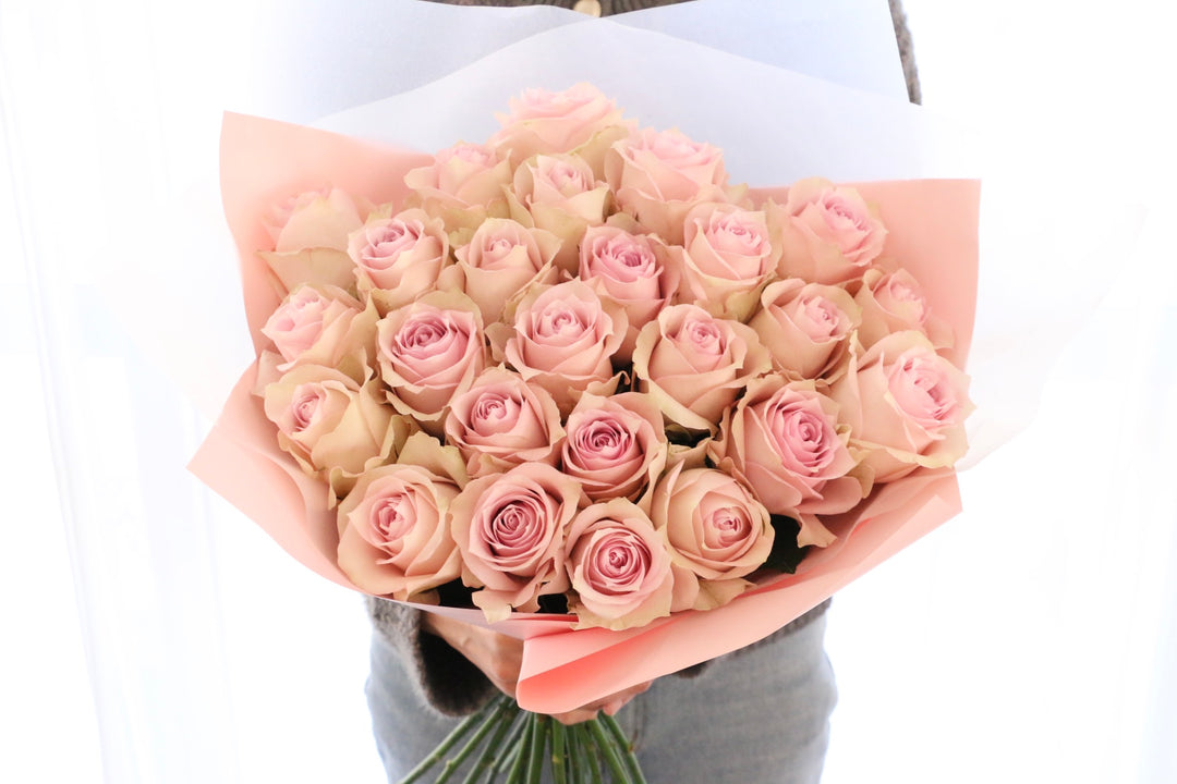 25本のピンク色のバラの花束-あなたの幸せを祈っています