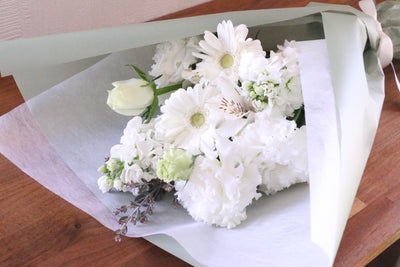 白・グリーンの花束 4,000円