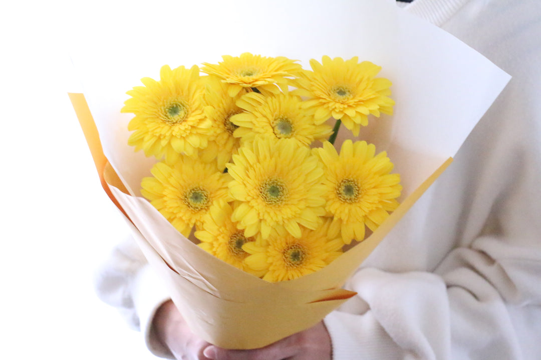 黄色のガーベラの花束（10本）