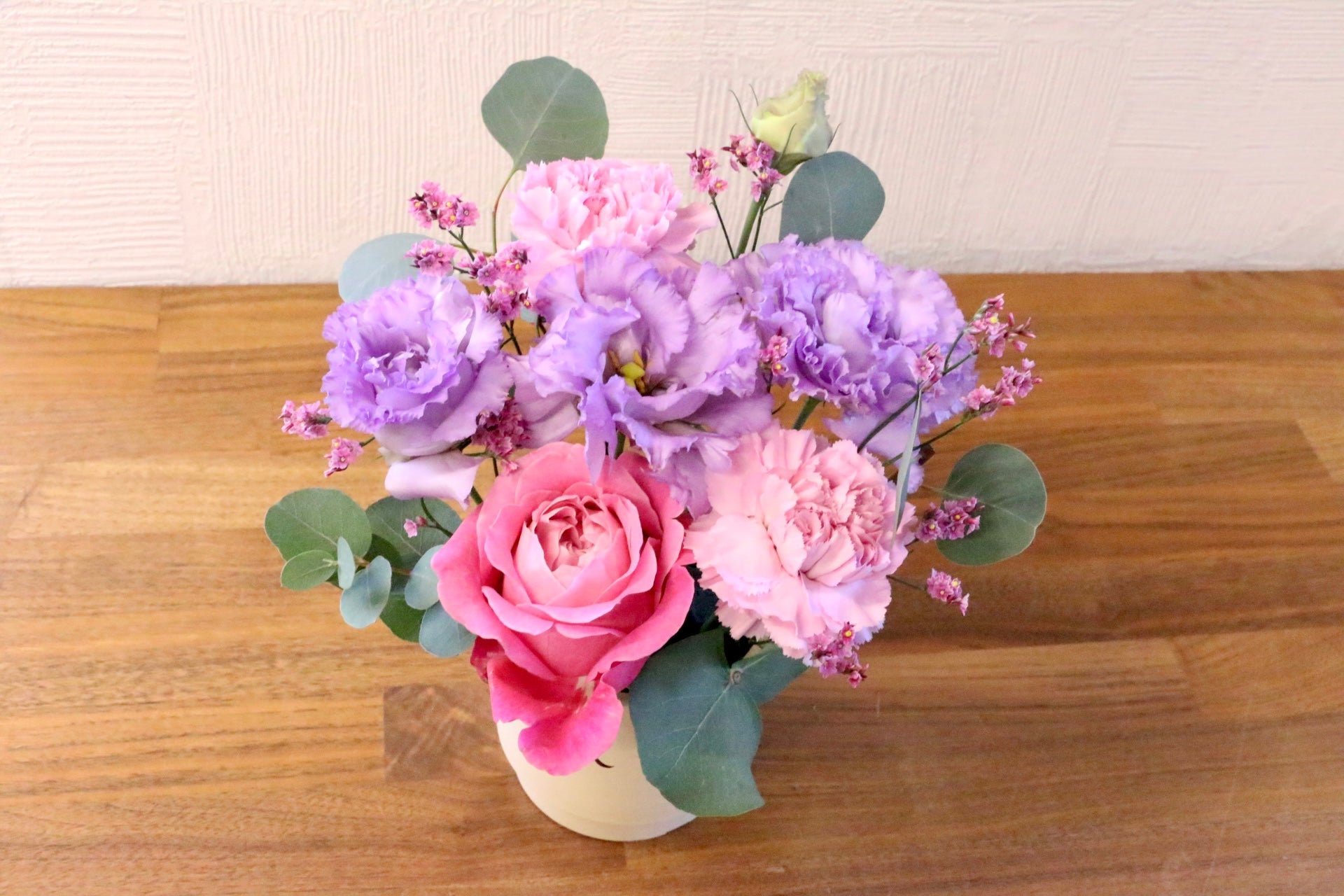 紫・ピンクのアレンジメント 3,000円 – 花・花束の通販サイト｜HanaTaku