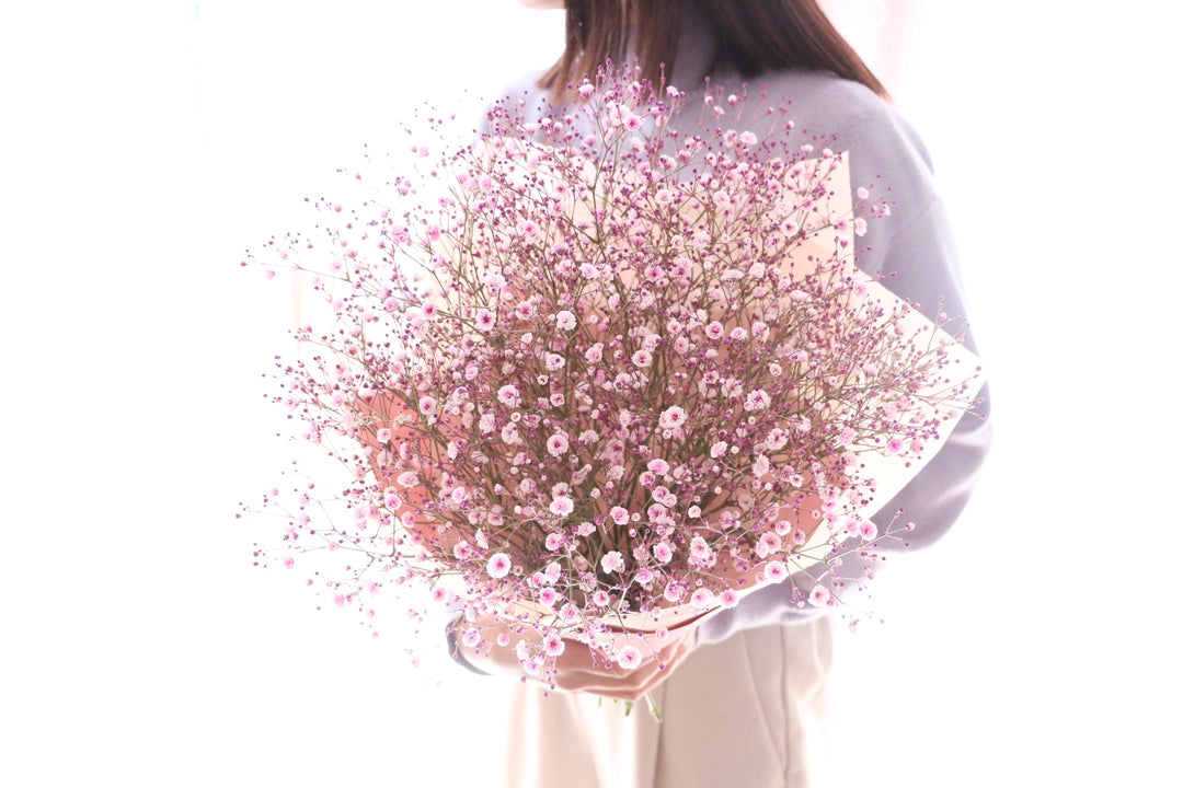 ピンク色のカスミソウ（かすみ草）の花束 5,000円