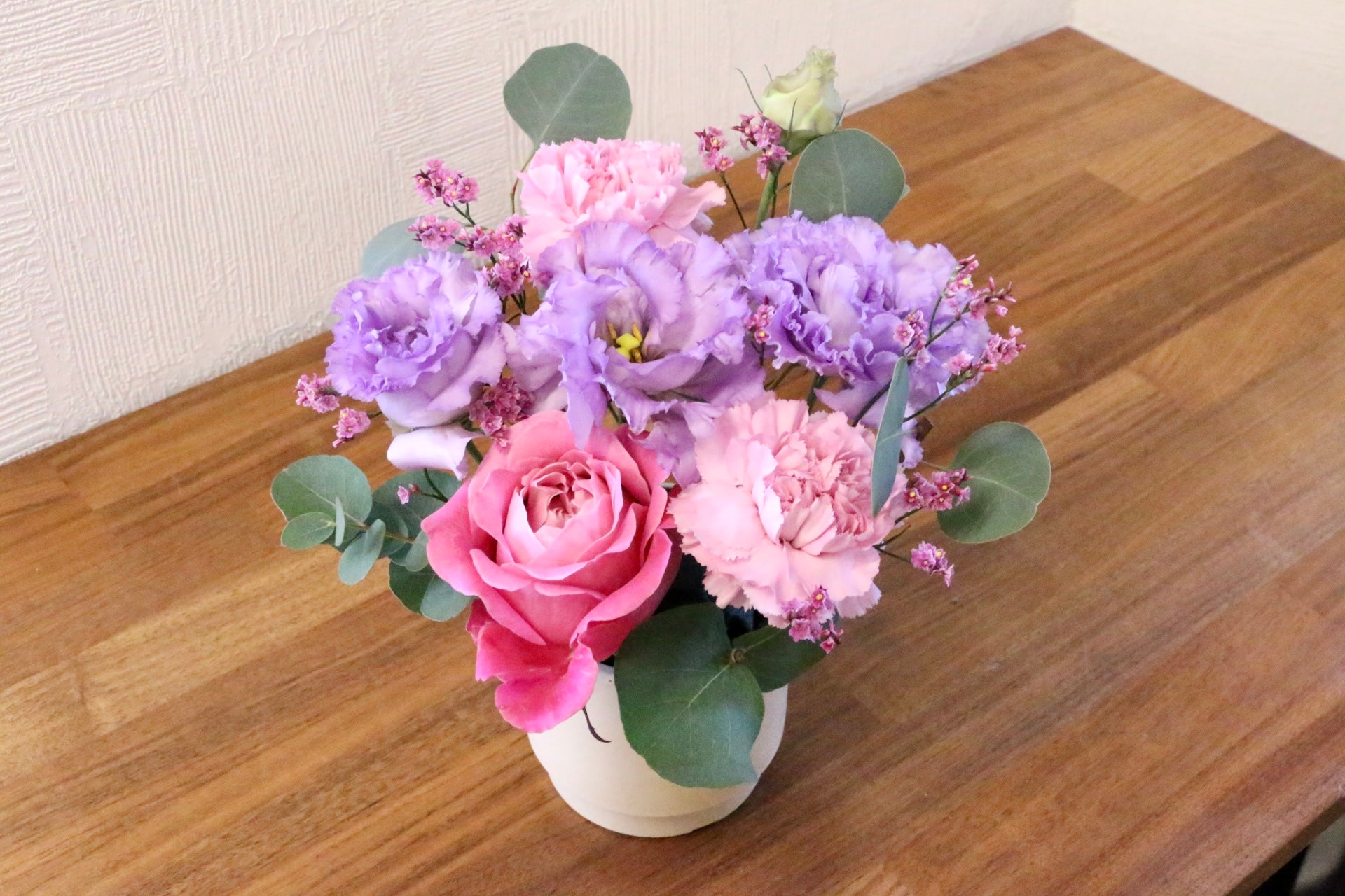 紫・ピンクのアレンジメント 3,000円 – 花・花束の通販サイト｜HanaTaku