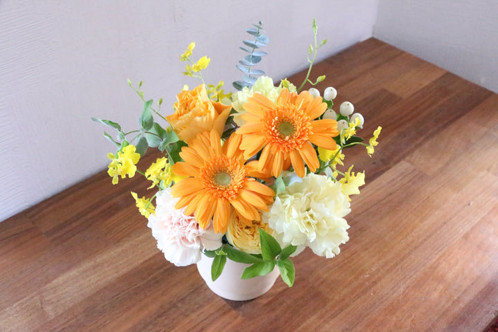 黄色・オレンジ色のアレンジメント 4,000円