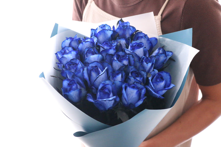 21本の青いバラの花束