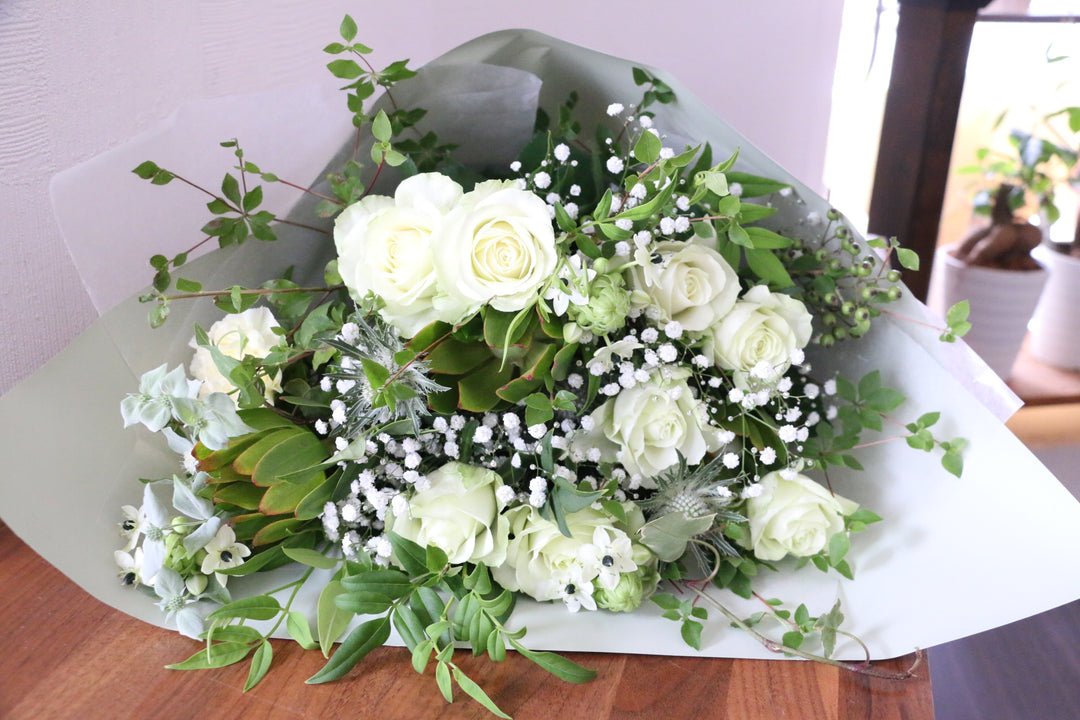 白・グリーンの花束 10,000円