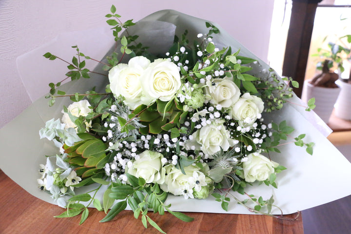 白・グリーンの花束 10,000円