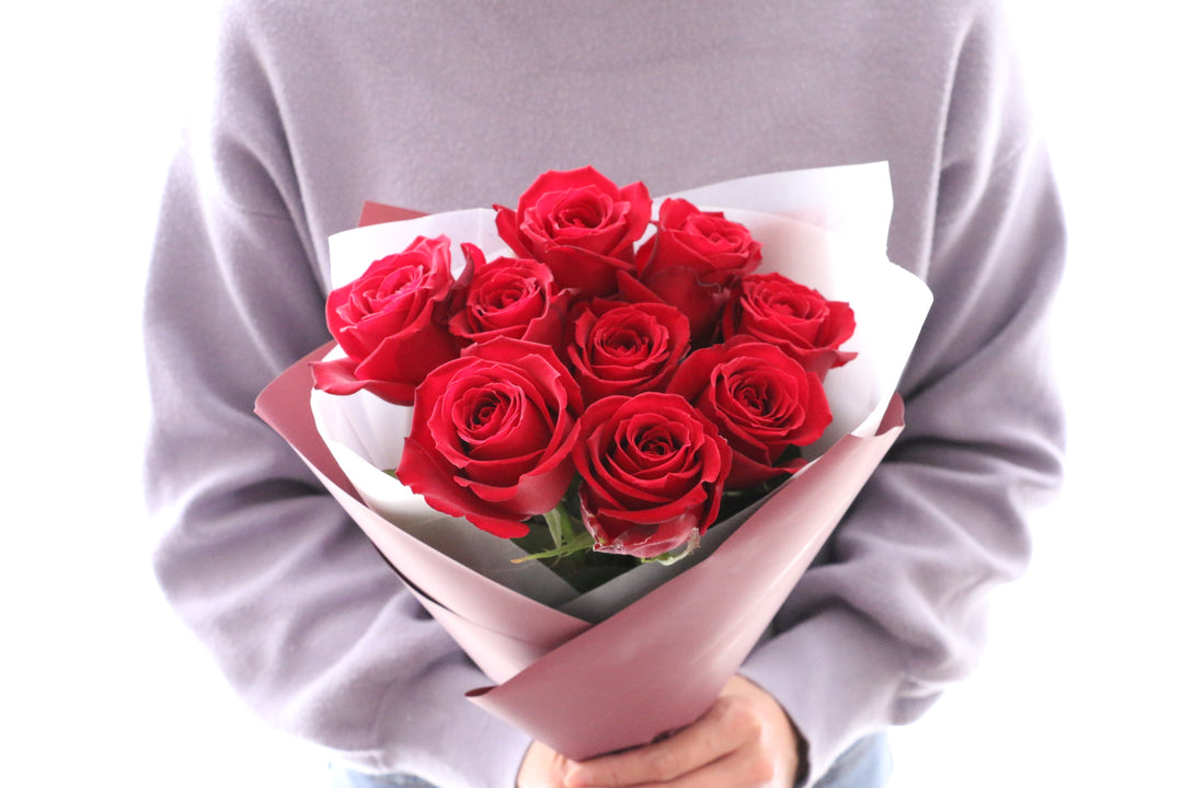 9本の赤いバラの花束-いつまでも一緒にいてください