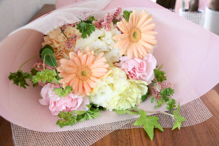ピンク・黄色の花束　4,000円サイズ