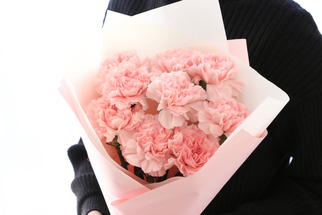 ピンクのカーネーションの花束（9本）-いつまでも一緒にいてください