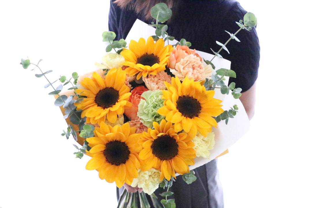 ひまわり入りの花束 8,000円