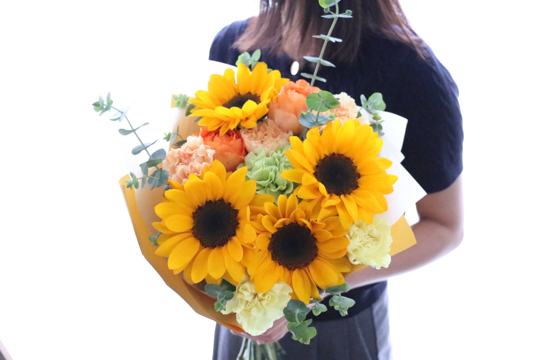 ひまわり入りの花束 6,000円