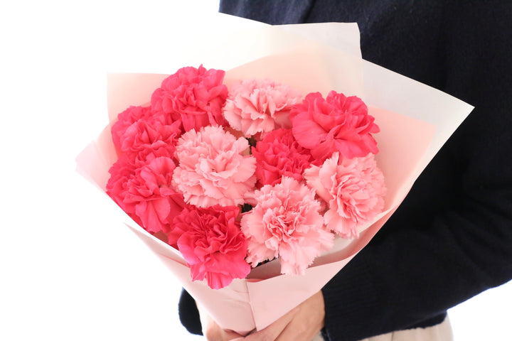 ピンク色ミックスのカーネーションの花束（10本）