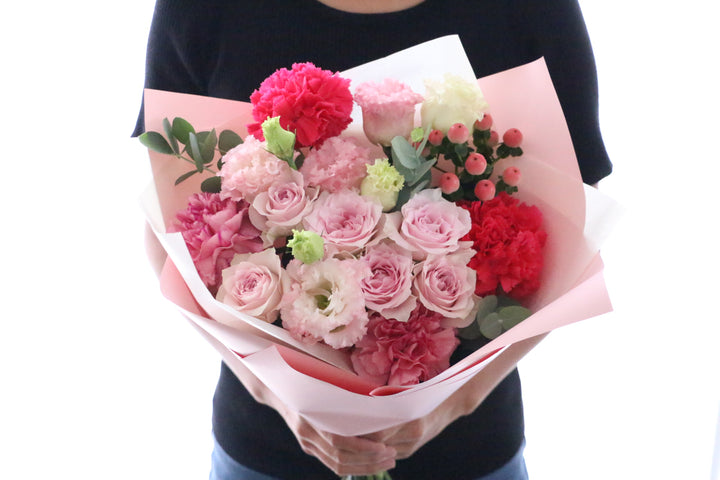 ピンク色バラ入りの花束 Mサイズ 8,000円