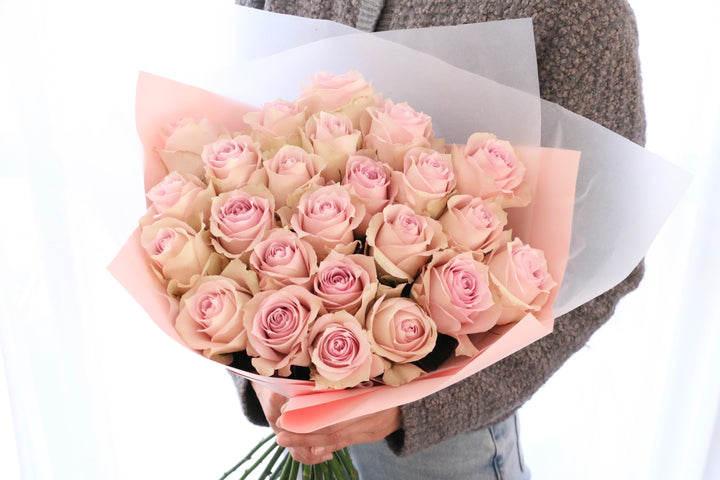 24本のピンク色のバラの花束-1日中あなたを思っています