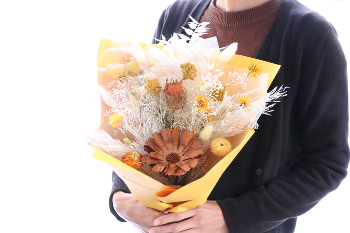 黄色のドライフラワーの花束 Mサイズ　5,000円