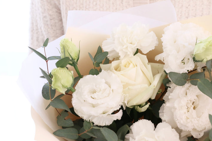 白・グリーンの花束 3,000円