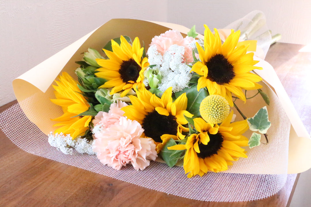 オレンジ色のひまわりの花束 Mサイズ