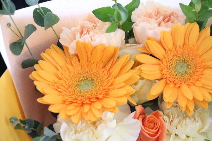 黄色・オレンジ色の花束 4,000円