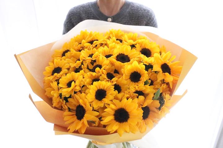 ひまわりの花束（99本）