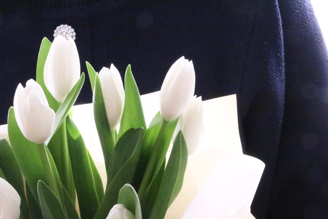 白のチューリップの花束（10本）