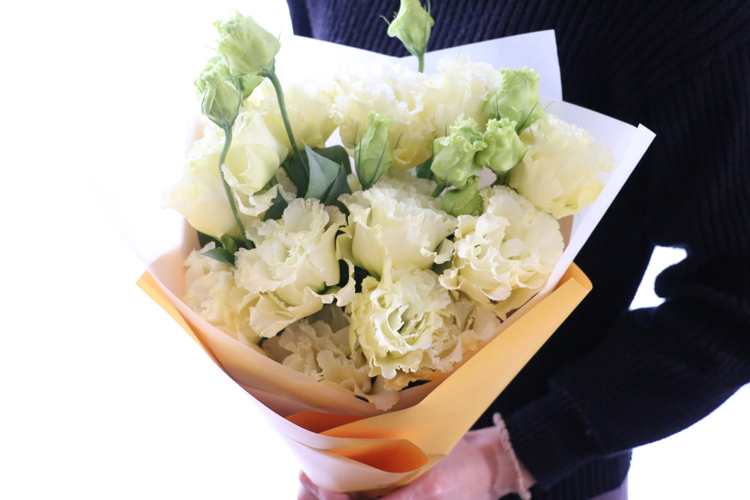 クリーム色のトルコキキョウの花束（5本）