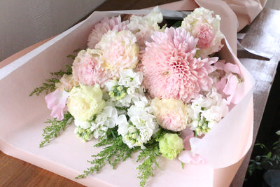 【供花】ピンク色のトルコキキョウ入りピンク色のお供え花束　8,000円