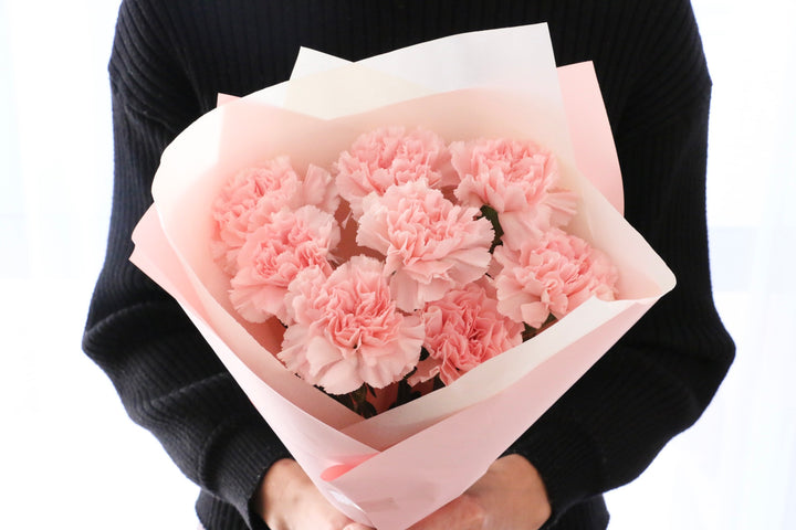 ピンクのカーネーションの花束（8本）-あなたの思いやりに感謝します