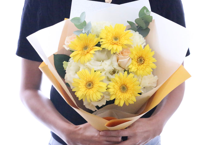 黄色ガーベラ入りの花束 Lサイズ 5,000円