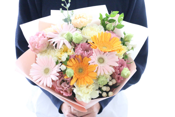 ピンク・黄色の花束  8,000円