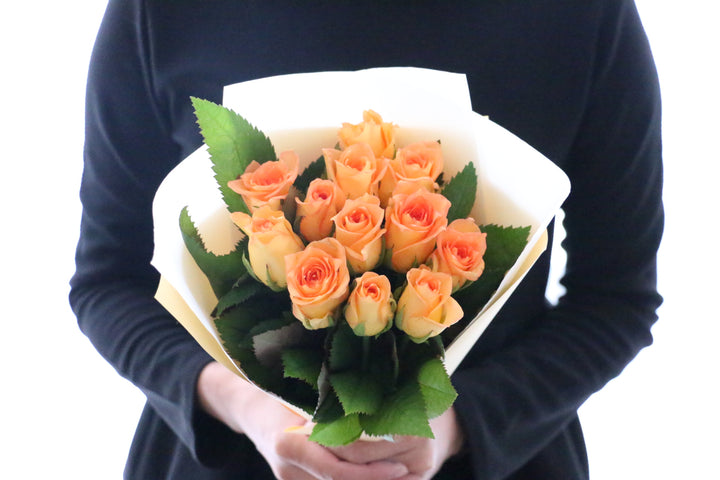 オレンジ色バラの花束（12本）-私の妻になってください
