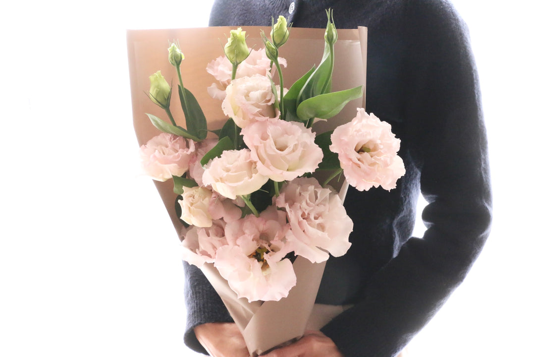 ピンク色のトルコキキョウの花束（4本）