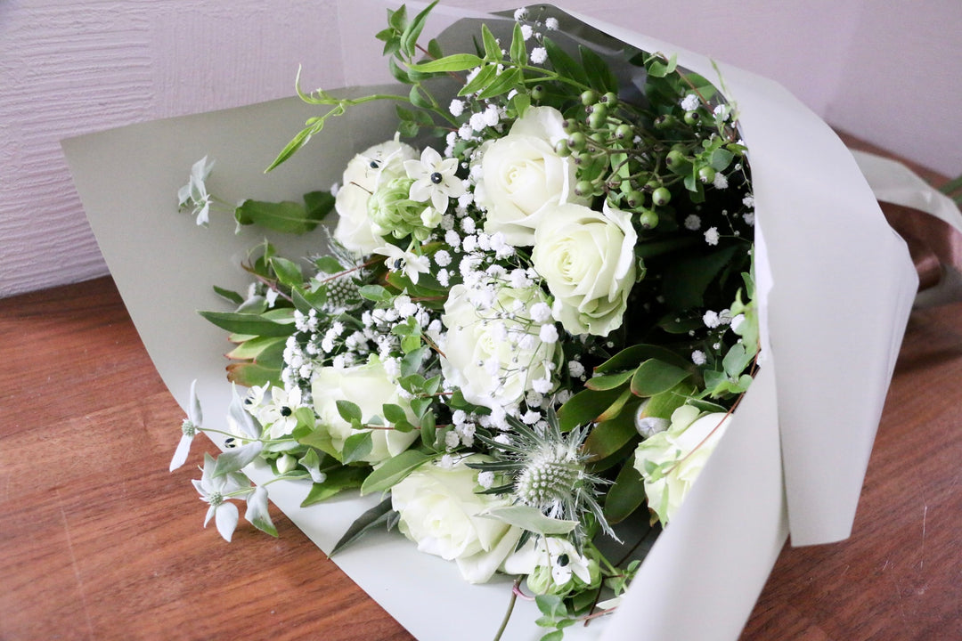 白・グリーンの花束 9,000円
