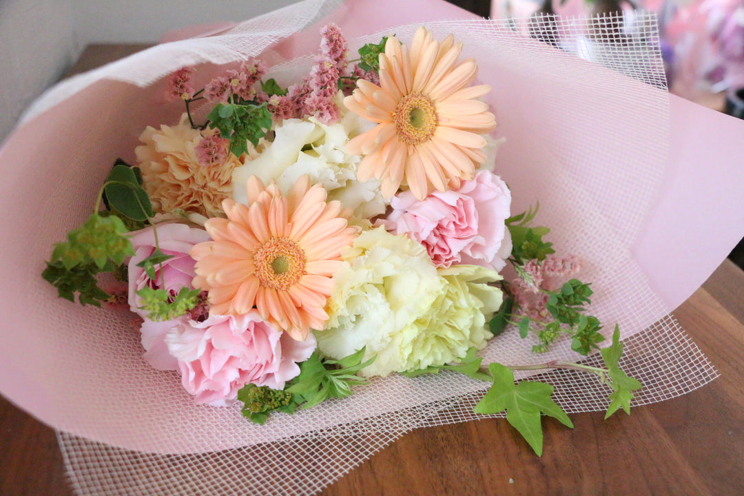 ピンク・黄色の花束　5,000円サイズ
