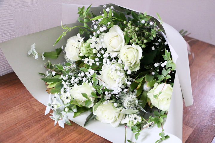 白・グリーンの花束 9,000円