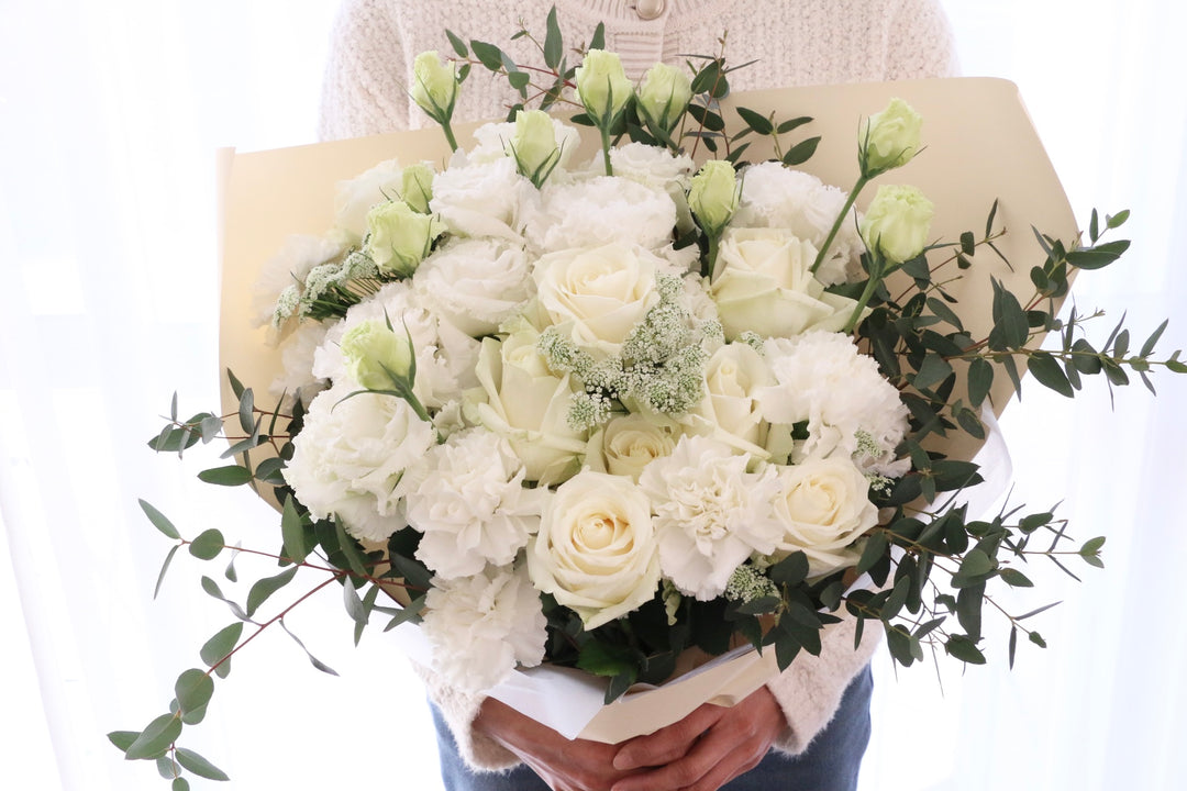 白・グリーンの花束 15,000円