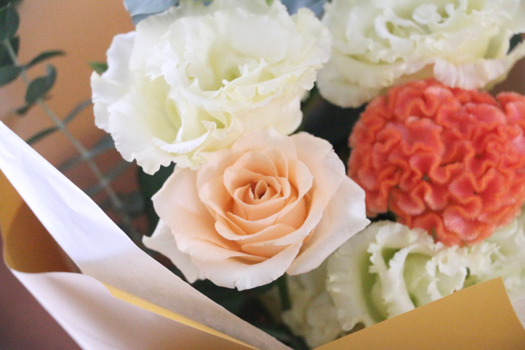 【敬老の日】秋の花束 黄色 バラのアップ