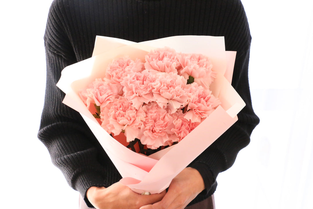 ピンクのカーネーションの花束（10本）