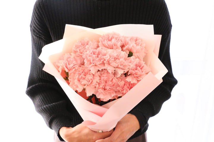 ピンクのカーネーションの花束（10本）