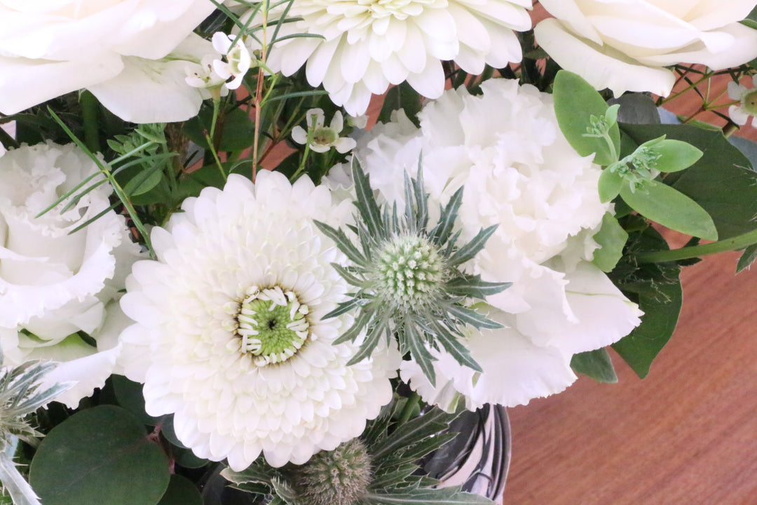 白・グリーンのアレンジメント 12,000円