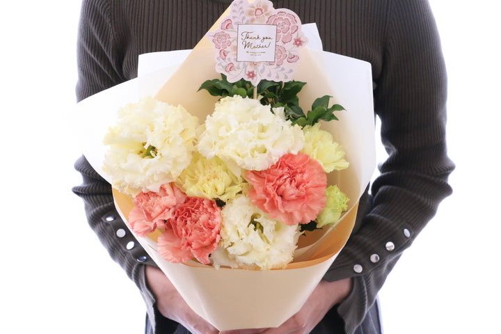 【母の日限定】カーネーション入り花束Sサイズ（黄色・オレンジ）