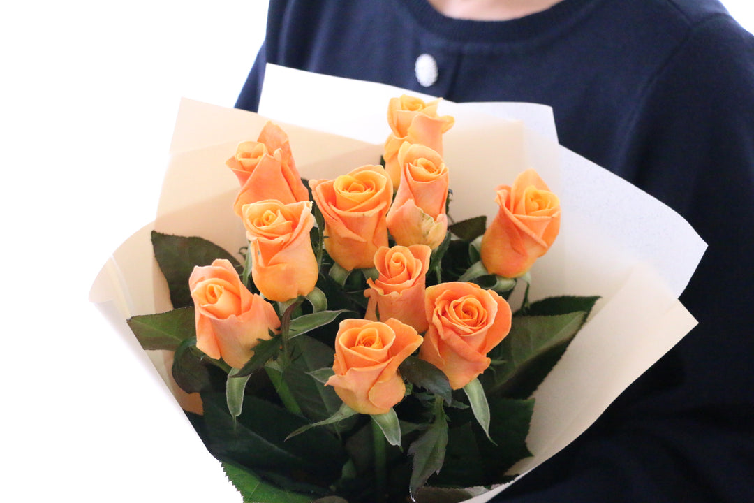 オレンジ色バラの花束（10本）