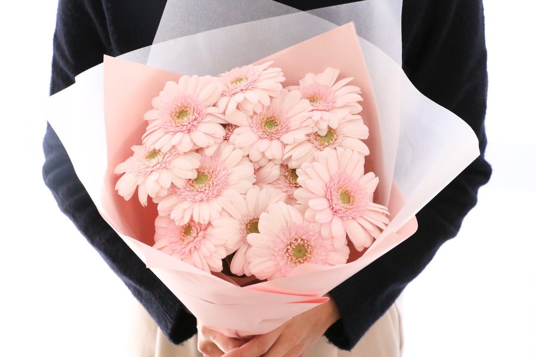 ピンク色のガーベラの花束（14本）-誇りに思います