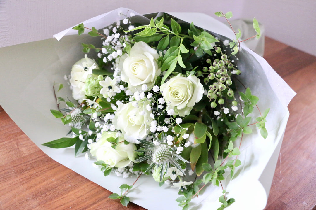 白・グリーンの花束 7,000円