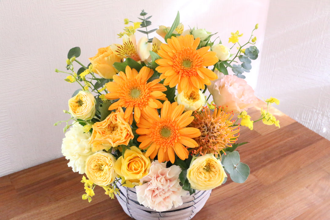 黄色・オレンジ色のアレンジメント 8,000円