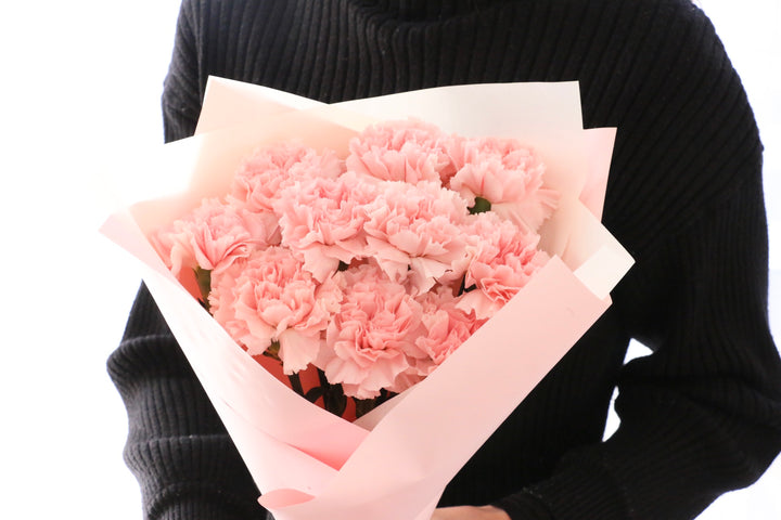 ピンクのカーネーションの花束（10本）